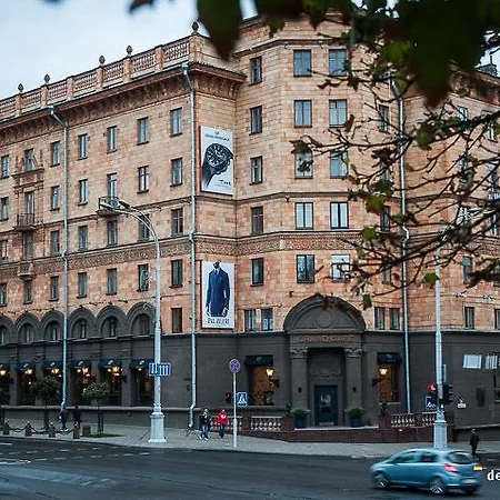 Golden Meter 4 Apartment *