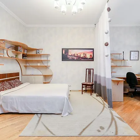 Golden Meter 4 Apartment *